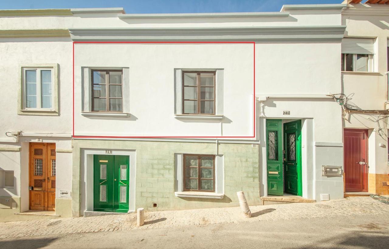 A45 - Oliveira Historic Apartment Лагуш Екстер'єр фото